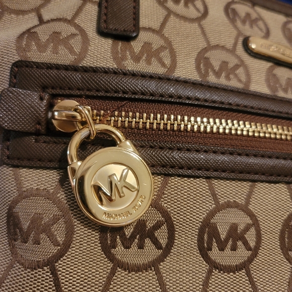 Michael Kors Medium Logo Handbag - Picture 5 of 5